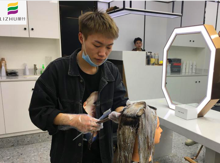 以前怕別人嘲笑自己，但現在不會了