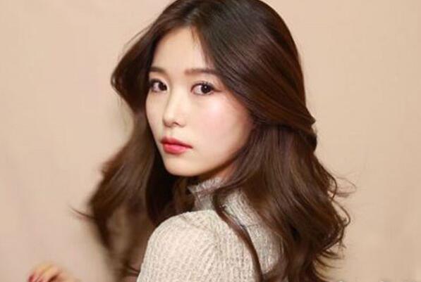 南寧美發(fā)學(xué)校：熱燙頭發(fā)不卷？