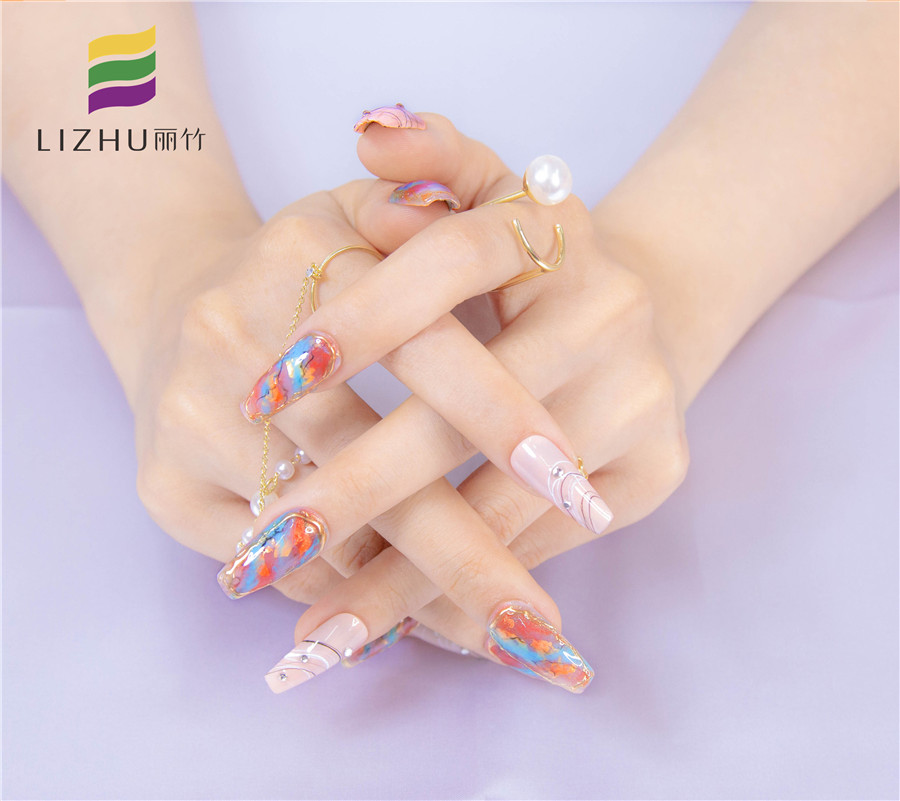 日式暈染美甲作品，南寧美甲培訓(xùn)分享