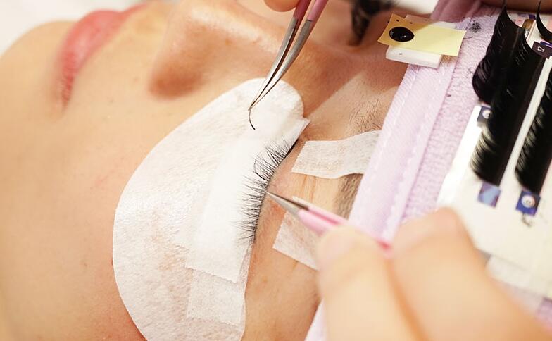 做完美睫為什么要補眉毛？去南寧美睫學校聽聽課