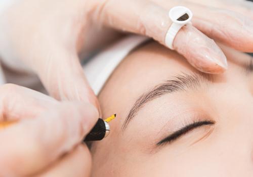 廣西紋繡學(xué)校全員討論：紋繡過后為什么會(huì)掉色？