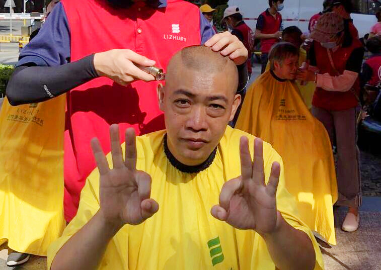 義剪活動受點贊，看看廣西美發(fā)學(xué)校哪家實踐機會多