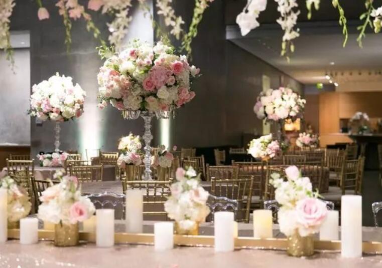 超實用的桌花布置技巧，南寧花藝培訓班幫你總結(jié)好了