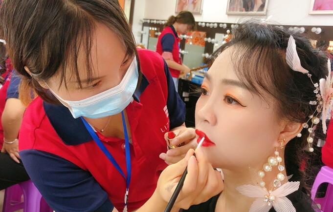 讓你驚艷亮相的六種唇妝~