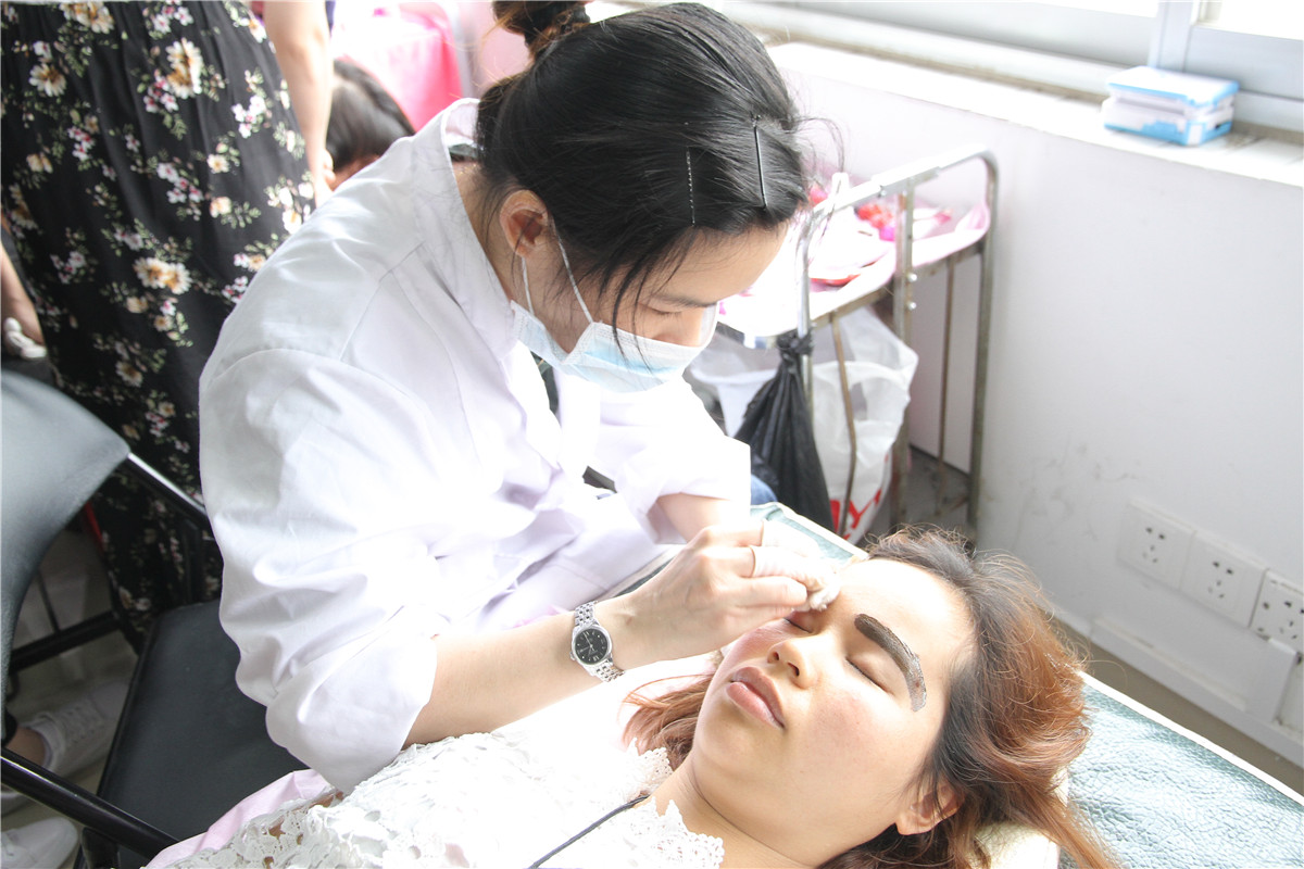 美睫過后為什么要修補眉毛呢？