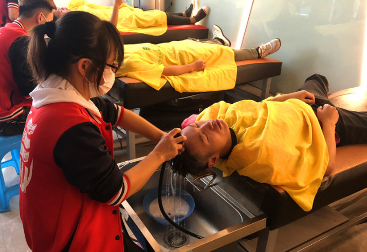 秋季如何護發(fā)？南寧美發(fā)學習洗護必學課程