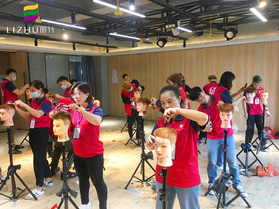 男發(fā)發(fā)型具體分類，?南寧排名前十美發(fā)學校為你解讀