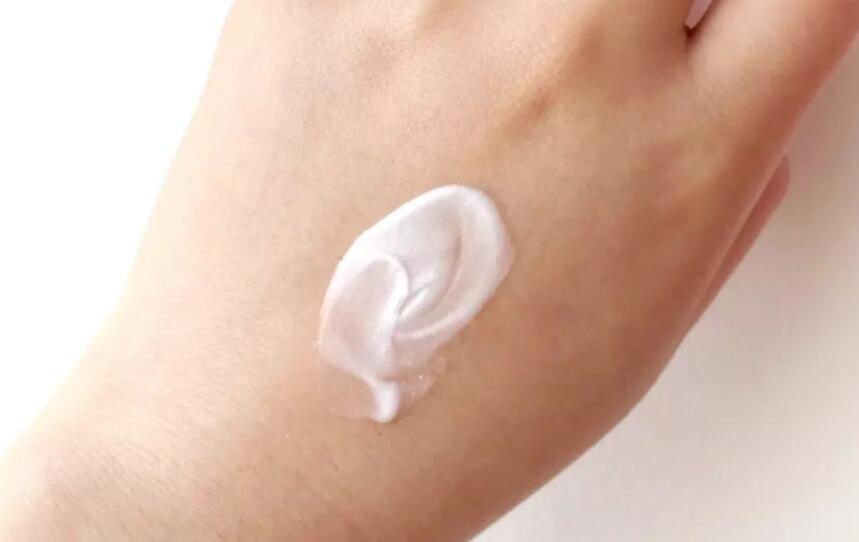 冬季手指開裂怎么辦？廣西美容護膚培訓幫你