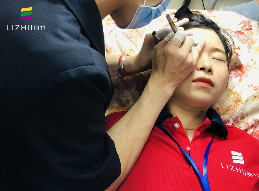 紋繡后眉毛發(fā)癢應(yīng)對(duì)方法（上），南寧紋繡護(hù)理