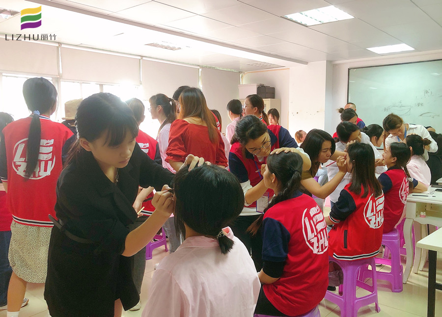 紋繡不同部位能保持多久？南寧專業(yè)紋繡培訓(xùn)學(xué)校為你講解