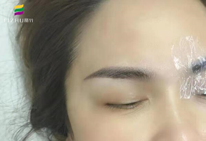 紋眉后如何快速消腫？南寧學(xué)紋繡技術(shù)