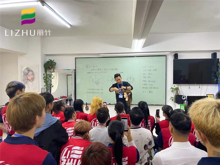 剪發(fā)基本操作步驟，南寧美發(fā)教學(xué)課件大放送