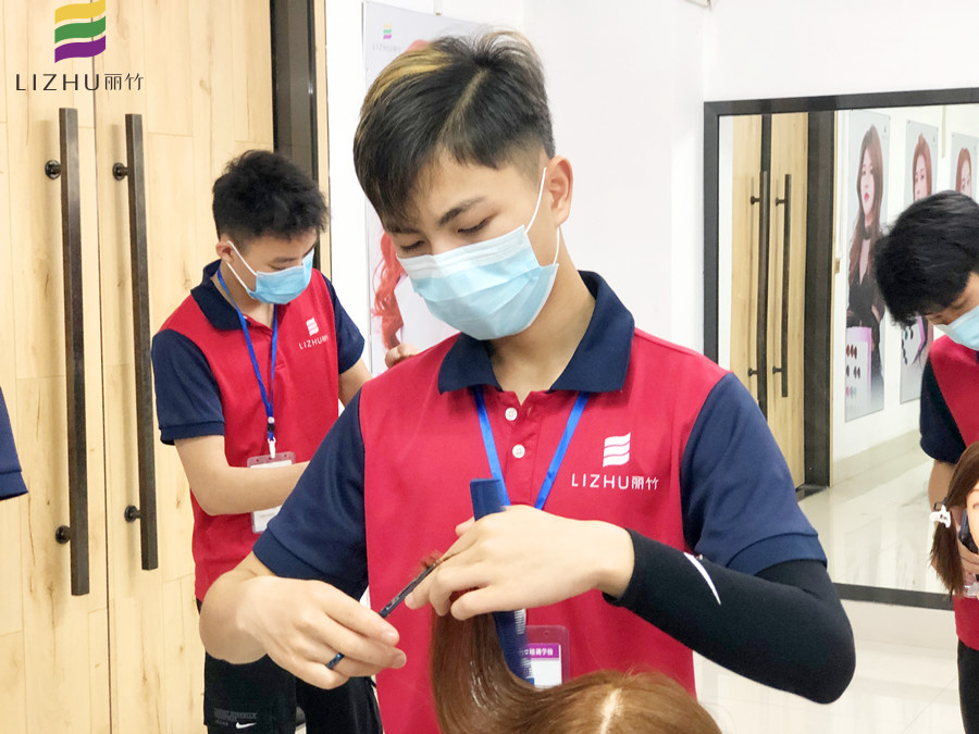 美發(fā)中工技師的考核標(biāo)準(zhǔn)，南寧市職業(yè)技能鑒定培訓(xùn)機(jī)構(gòu)