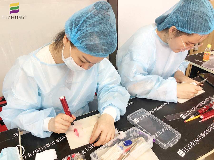 紋唇常用的5種顏色，廣西紋繡培訓(xùn)機(jī)構(gòu)分享給你