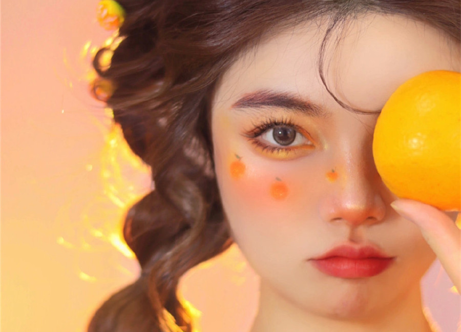 夏日元氣橘彩繪創(chuàng)意妝容，廣西化妝學(xué)校排行榜前三名分享