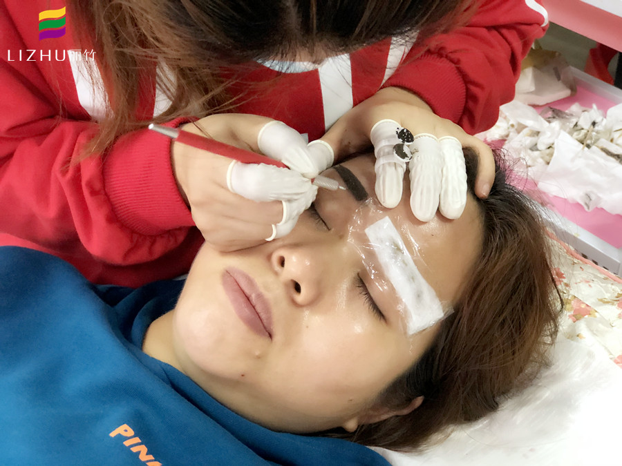 紋眉快速消腫的方法，南寧紋繡眉眼唇培訓分享