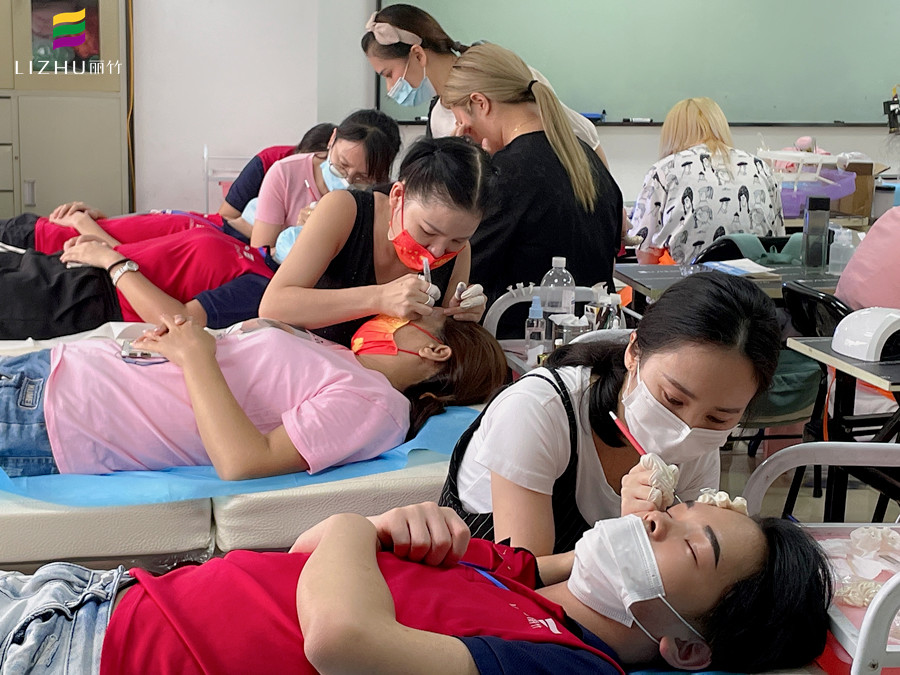 被舒緩膏灼傷處理的方法，廣西紋繡正規(guī)學校分享建議