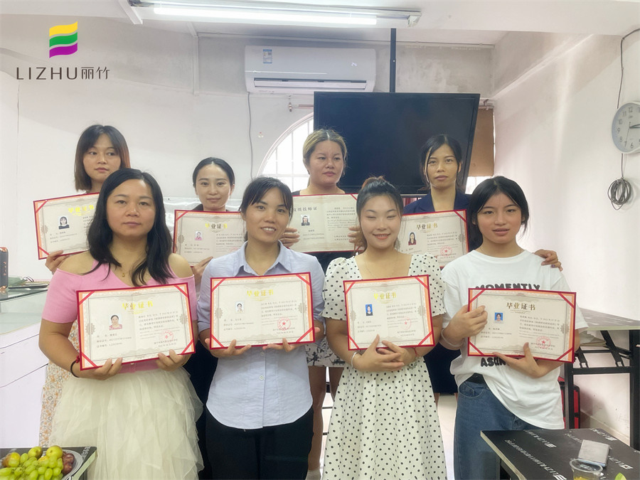 南寧紋繡培訓班座談會，學員們滿載而歸