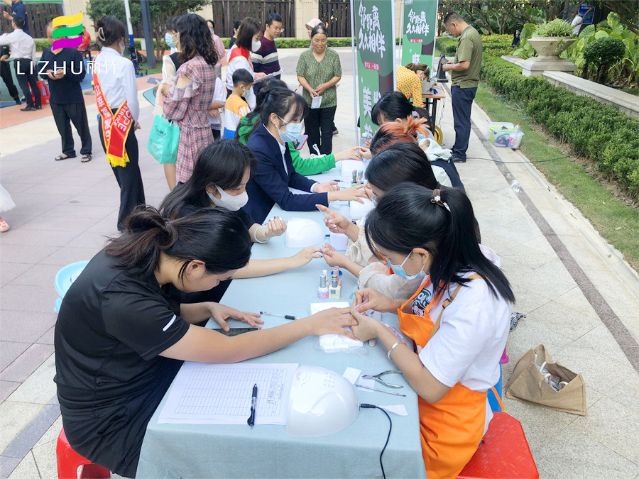 南寧美甲公益活動外出實(shí)踐，收獲好評