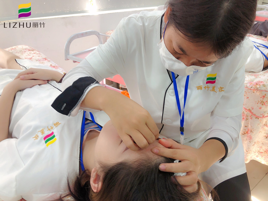 紋眉后的隱藏注意事項(xiàng)，廣西紋繡學(xué)紋眉幫你總結(jié)