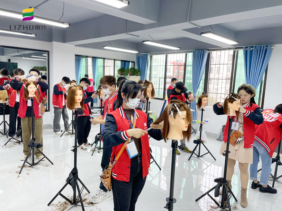 南寧學美發(fā)剪發(fā)：不同長度碎發(fā)怎么剪？