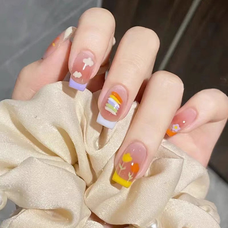 適合夏日做的短甲美甲，南寧美甲學(xué)習(xí)中心收集