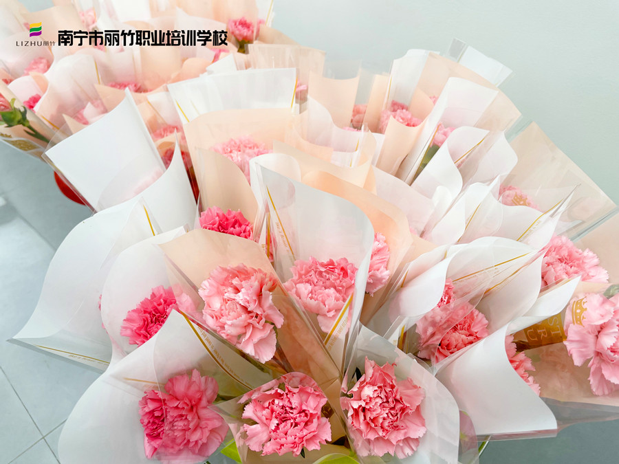 麗竹學(xué)校3·8女神節(jié)，定制專屬你的美麗