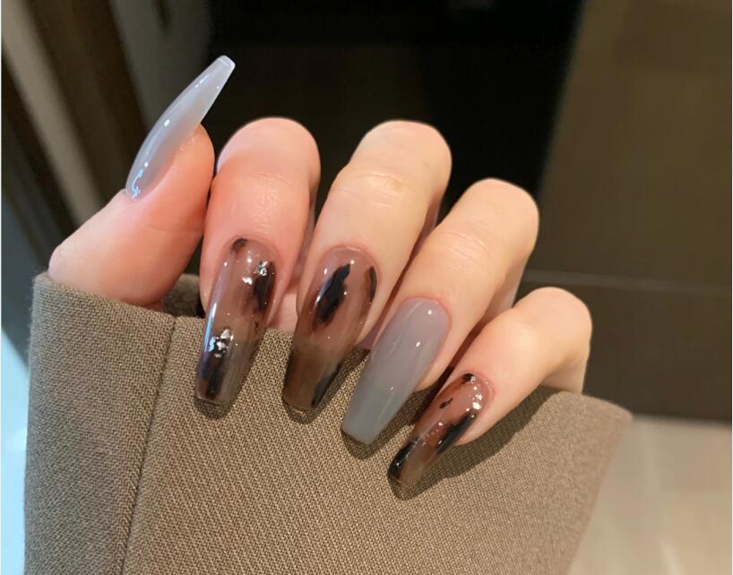 溫柔顯氣質(zhì)美甲，南寧培訓(xùn)美甲機(jī)構(gòu)分享