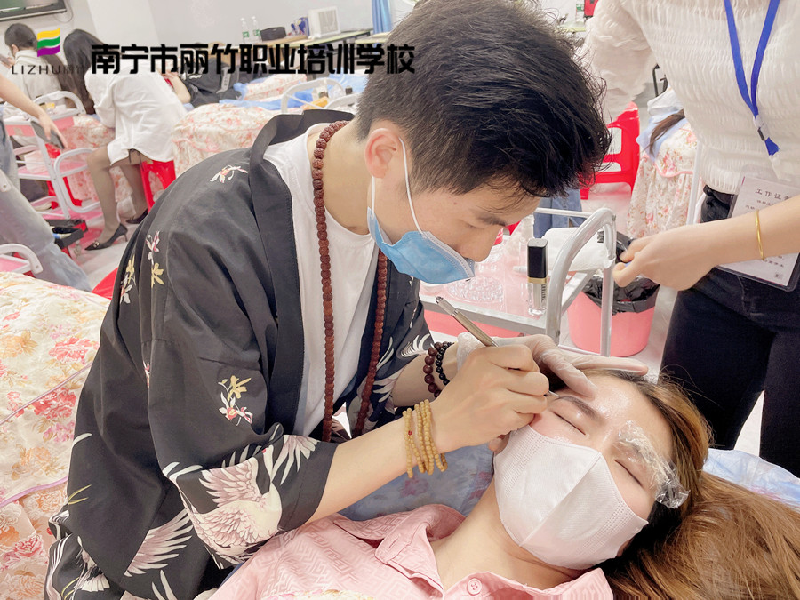 南寧紋眉護理：紋眉脫痂不上色---技術原因