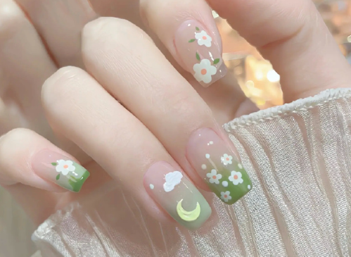 可愛(ài)甜心美甲，廣西美甲網(wǎng)紅造型班推薦