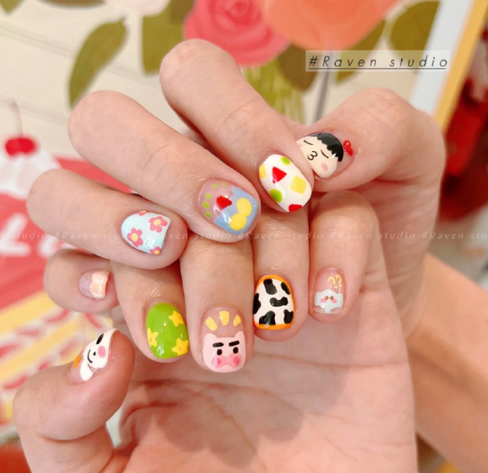 卡通手繪美甲，廣西美甲款式造型學(xué)校推薦