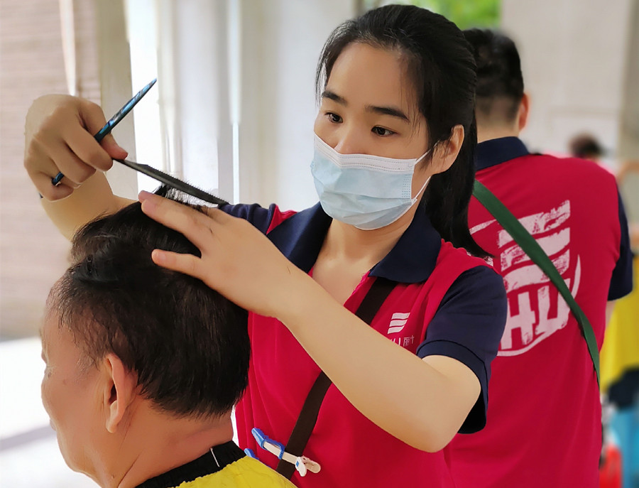 南寧美發(fā)學(xué)校真人實踐，麗竹美發(fā)學(xué)校沖沖沖