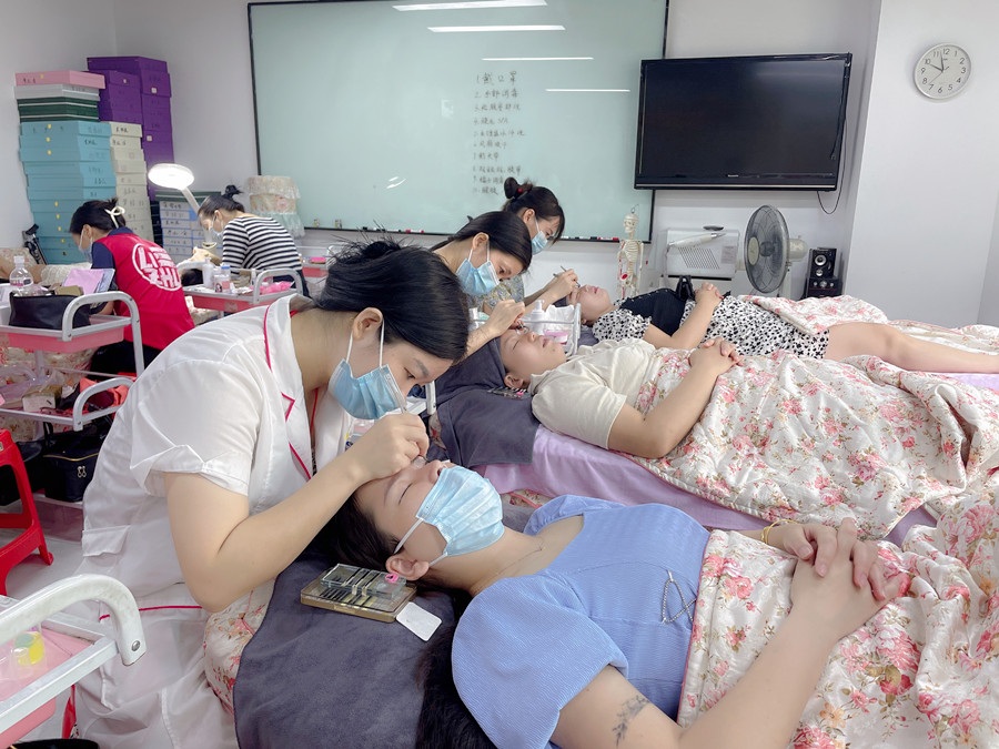 決定美睫密度與長度的標(biāo)準(zhǔn)，南寧美甲美睫分享