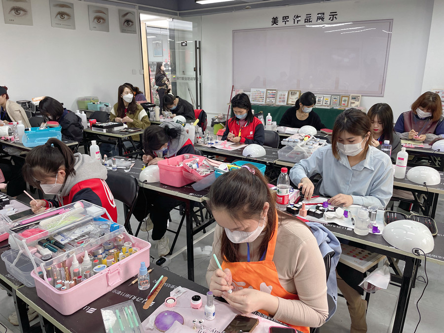 廣西美甲師：美甲磁鐵丟了怎么辦？