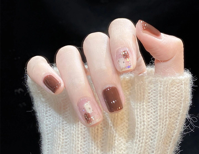 極簡(jiǎn)風(fēng)美甲，廣西美甲培訓(xùn)中心推薦