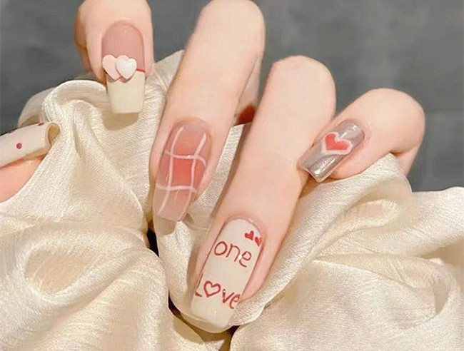 糖果色法式美甲，南寧培訓(xùn)美甲師推薦