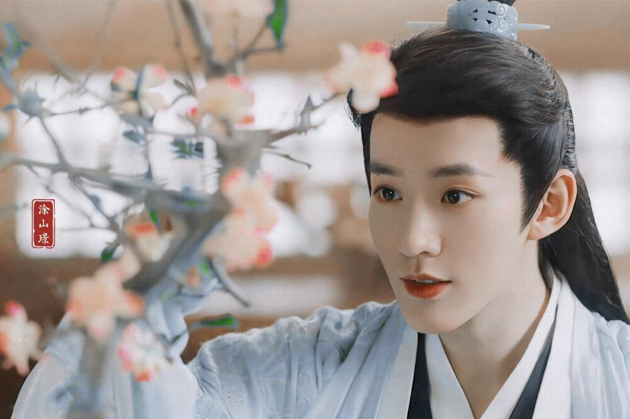 不貼假睫毛也好看的眼妝，廣西學(xué)化妝影視