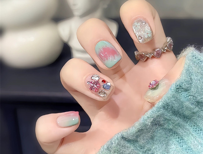 適合短圓甲的秋冬氛圍美甲，南寧美甲推薦