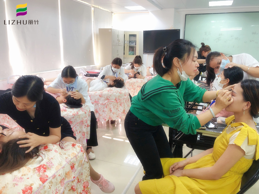 紋繡師做好漸變效果的技巧，廣西紋繡師職業(yè)學校分享