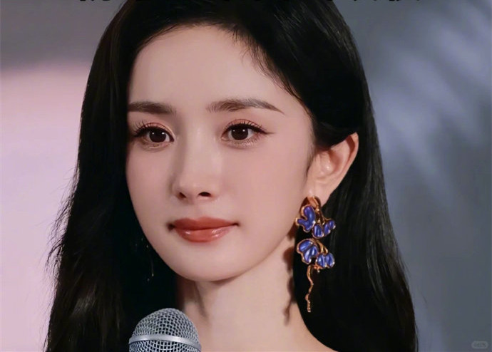 楊冪溫柔仙氣眼部妝容，南寧明星化妝學(xué)校分享