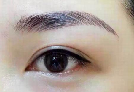 為什么眉毛和美瞳線要一起紋？南寧紋繡造型學(xué)校解析