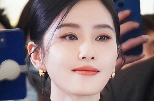 劉詩(shī)詩(shī)黑天鵝日常淡妝，廣西化妝彩妝專業(yè)分享