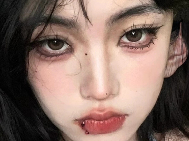 超A的亞裔混血辣妹眼妝教程，廣西網(wǎng)紅造型培訓