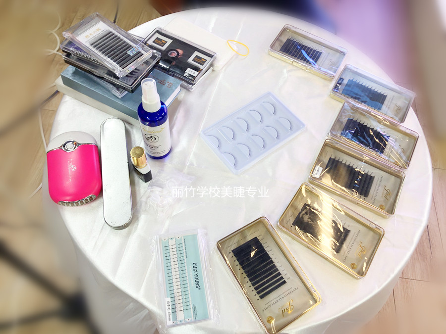 常用的睫毛種類介紹，南寧美睫學(xué)習(xí)