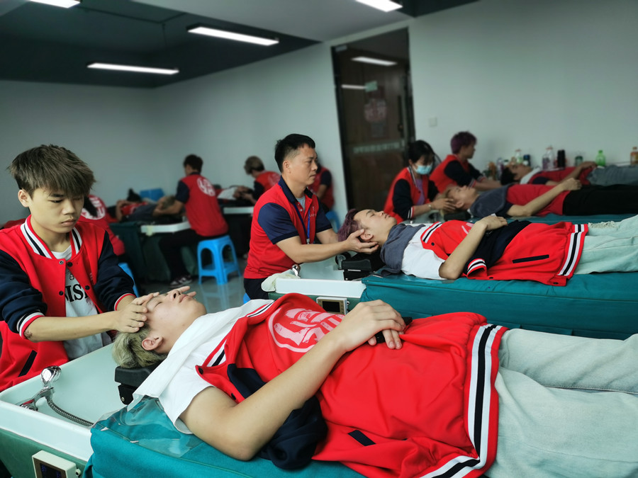 天天洗頭還是很油的原因，廣西學(xué)洗護(hù)洗頭