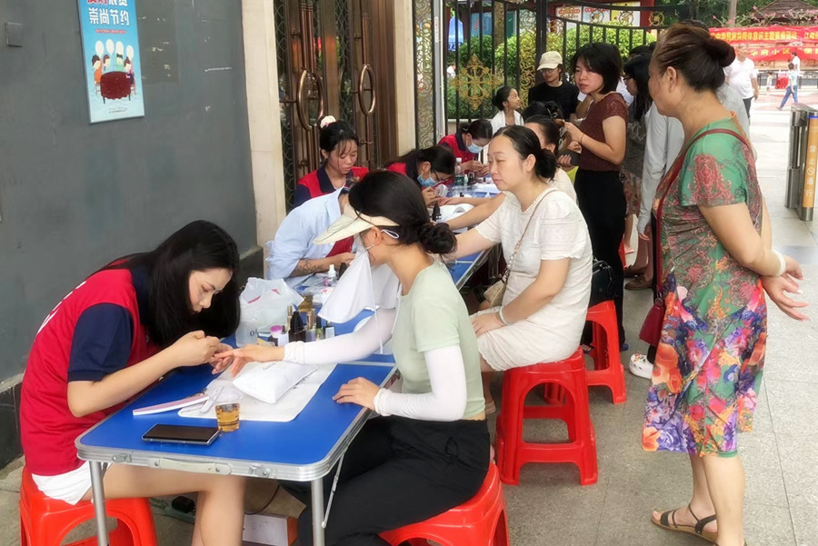 南寧美甲培訓(xùn)社會(huì)報(bào)告，告訴你南寧學(xué)美甲哪里有實(shí)力？