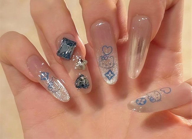 顯白藍色美甲，廣西美甲暑期速成班收集分享