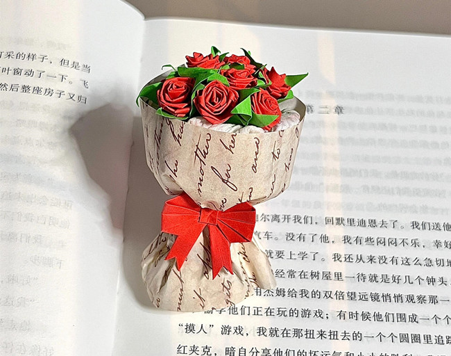 玫瑰花束折紙教程，廣西花藝培訓(xùn)學(xué)校推薦