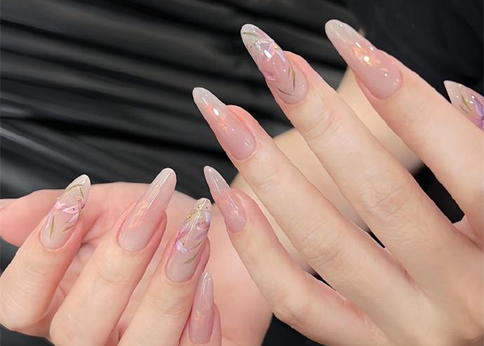 情人節(jié)美甲，美甲進修在南寧