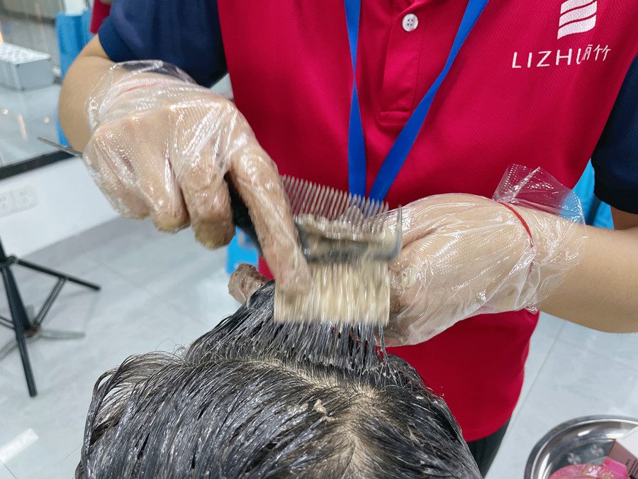 泡沫染發(fā)劑的使用技巧，廣西燙染培訓(xùn)學(xué)校分享